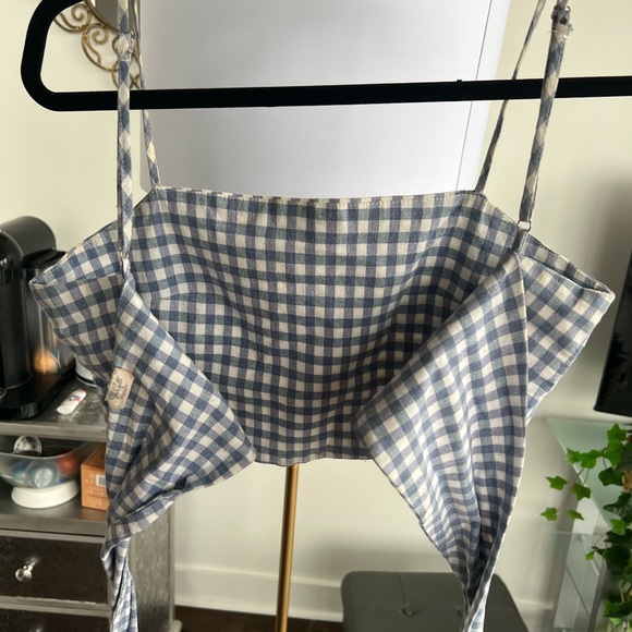 Brandy Melville tie back top (OS) - Picture 2 of 2